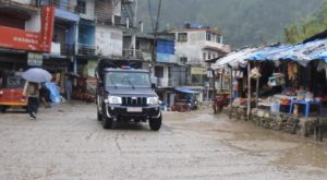 भारी वर्षाको पूर्वानुमानपछि जाजरकोटमा माइकिङ, रातिको यात्रामा लगाइयो रोक